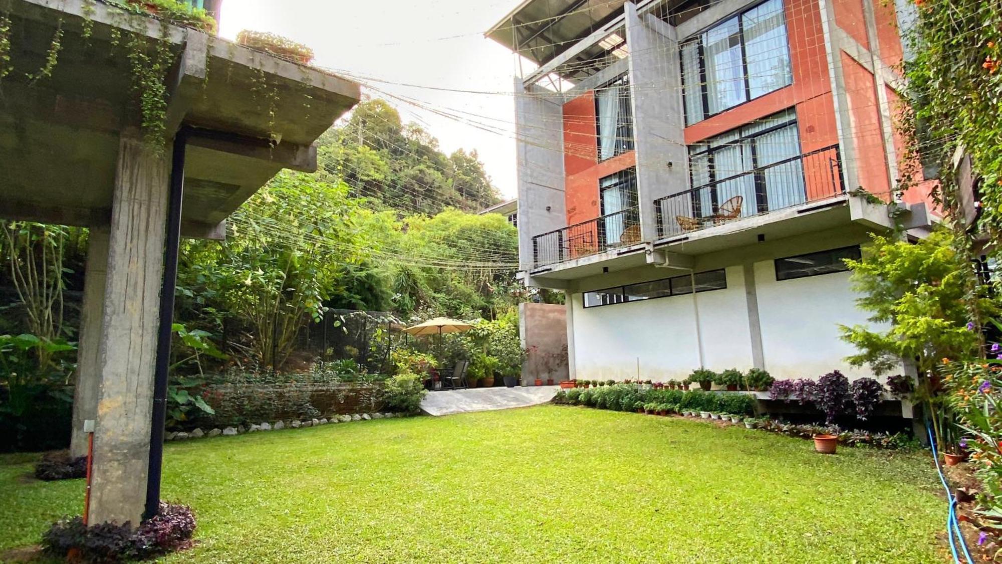 Ten Mentigi Tanah Rata Exterior foto